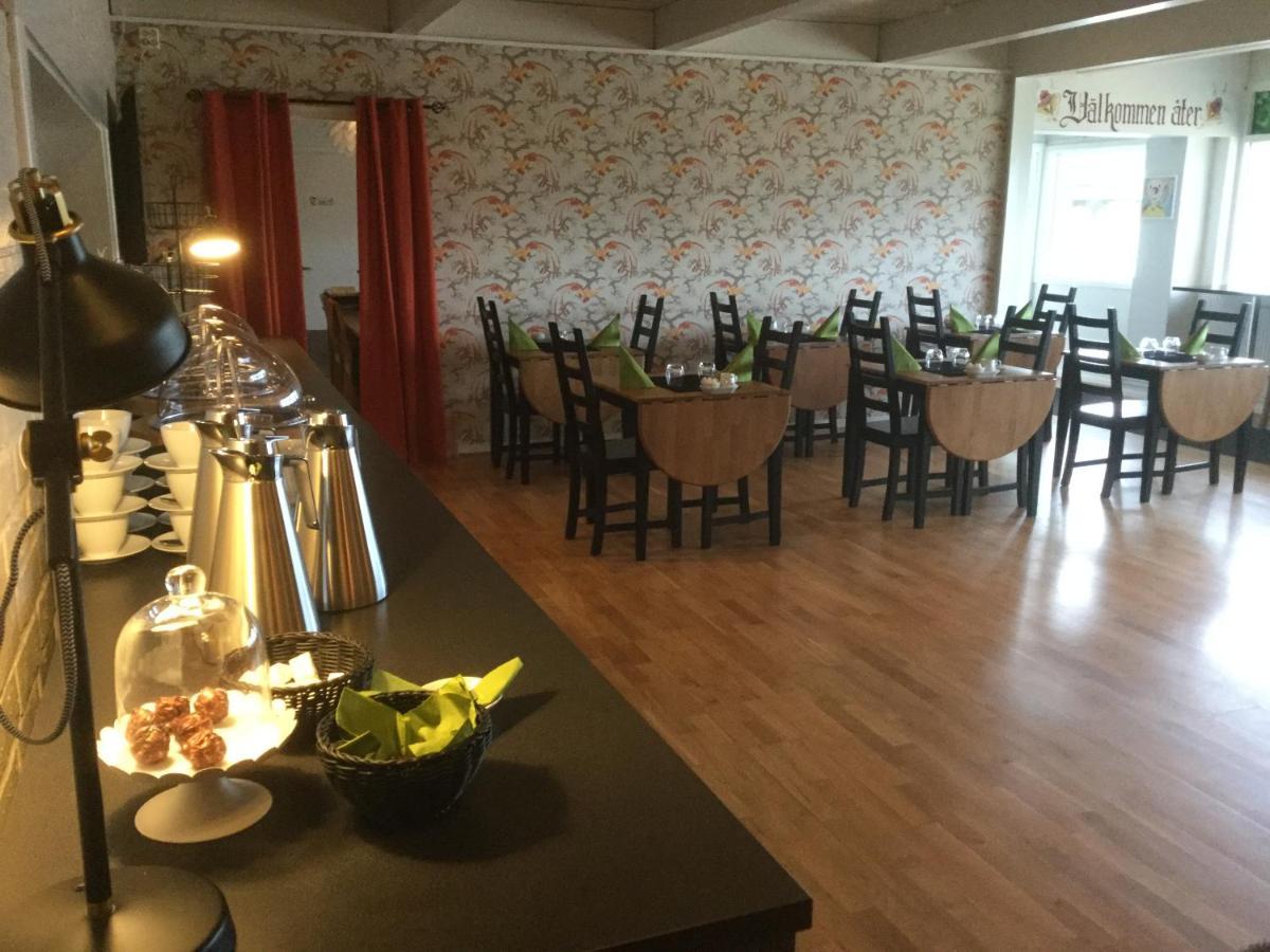 Bed And Breakfast Fyra Haestar Rättvik Extérieur photo